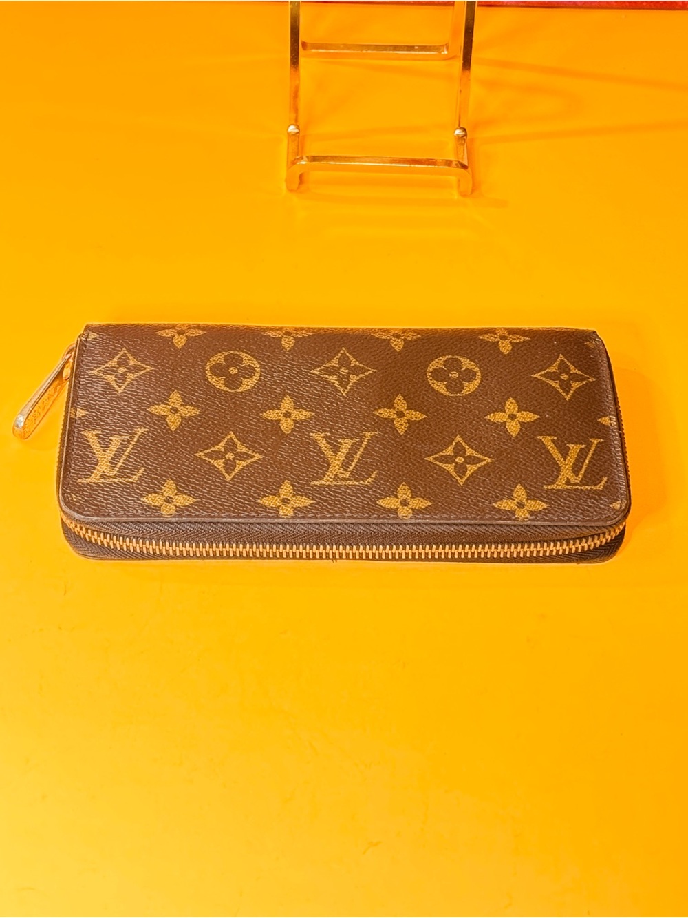 Louis Vuitton Monogram Zip Around Leather Wallet - Brown & Gold Hardware - Picture 2 of 11